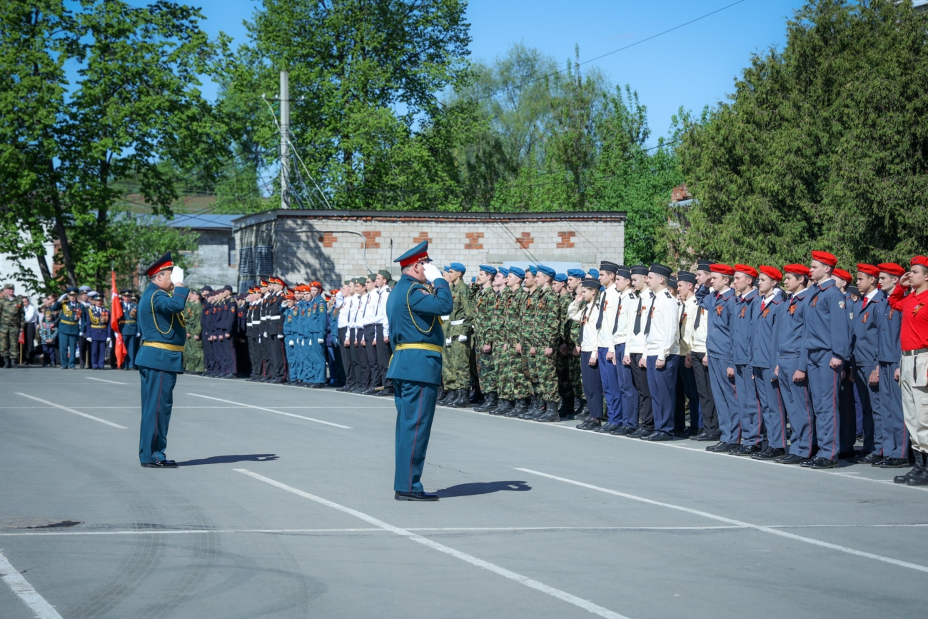 Епископ Павел посетил торжества, посвященные Дню Победы | 09.05.2023 |  Сарапул - БезФормата